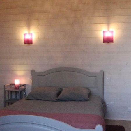 Chambres Aux Bonnes Herbes Bais  Екстериор снимка