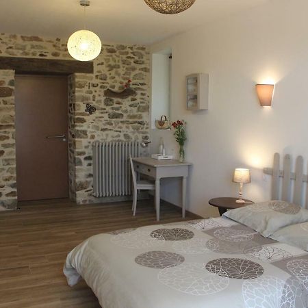 Chambres Aux Bonnes Herbes Bais  Екстериор снимка