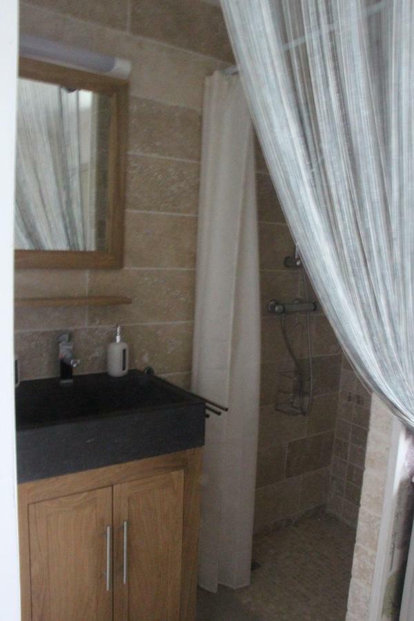 Chambres Aux Bonnes Herbes Bais  Екстериор снимка