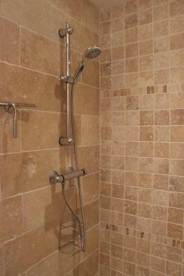 Chambres Aux Bonnes Herbes Bais  Екстериор снимка